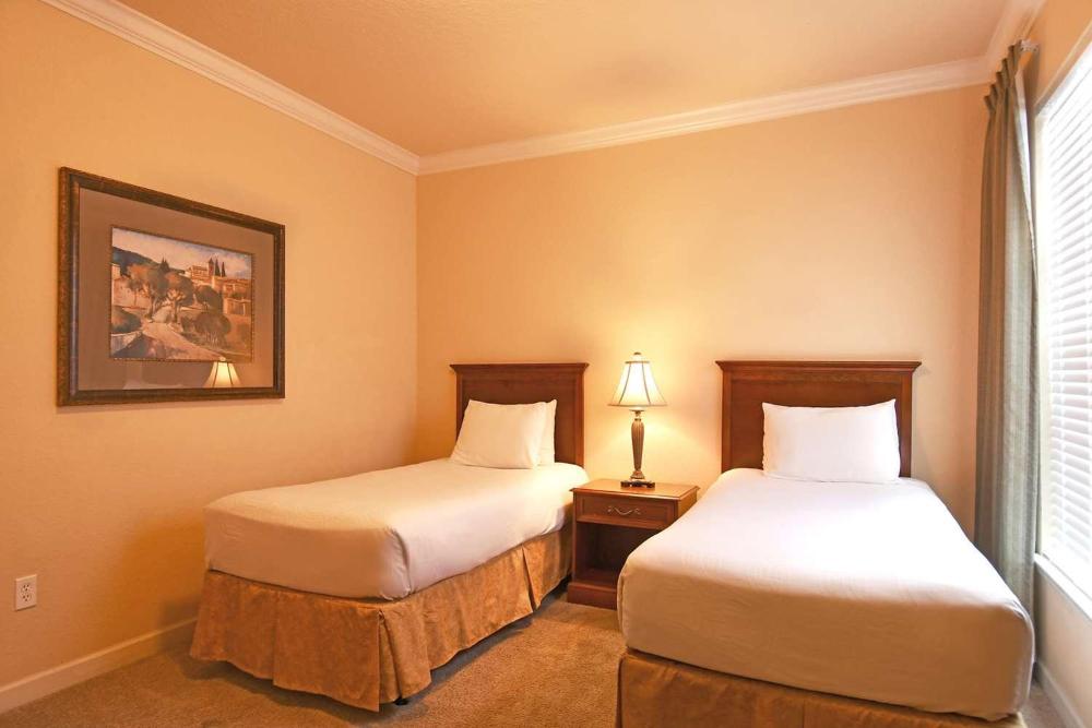 Room image 3